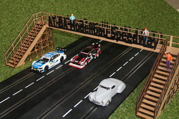 AT-BA Brücke U-Form für vier Fahrspuren